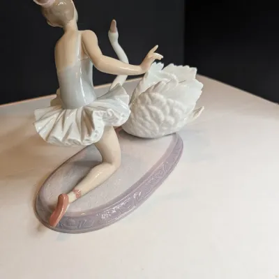 1995 Lladro Figurine "Graceful Dance" #6205 Stands 7 1/4" Tall