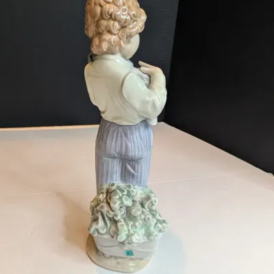 1989 Lladro Figurine "My Buddy" #7609 Stands 8 3/4" Tall x 3" Wide #52