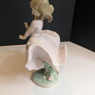 2002 Lladro Figurine "Joy Of Life" #6412 Stands 8 1/4" Tall x 6 3/4" Wide No Box #61