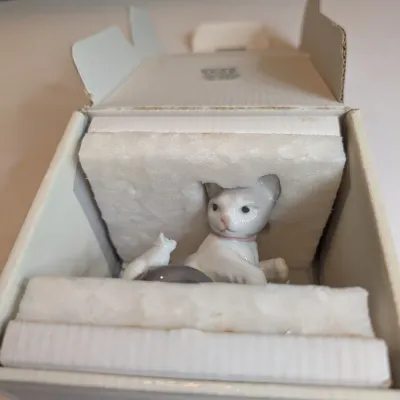 1984 Lladro Figurine Cat & Mouse #5236 Stands 3" Tall x 2 3/4" Wide #53