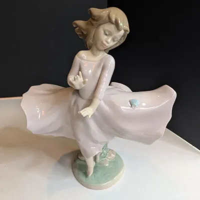 2002 Lladro Figurine "Joy Of Life" #6412 Stands 8 1/4" Tall x 6 3/4" Wide No Box #61