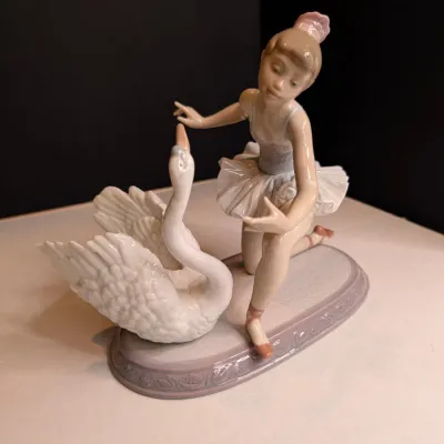 1995 Lladro Figurine "Graceful Dance" #6205 Stands 7 1/4" Tall