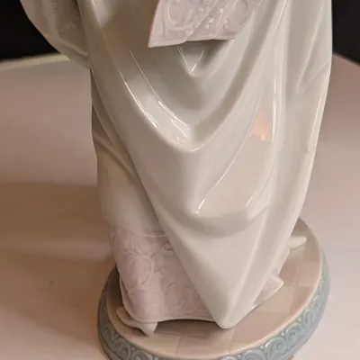 1987 Lladro Figurine "I Love You Truly" #1528 Stands 14 1/2" Tall #77