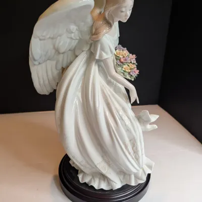 2001 Lladro Figurine #1867 "Flowers Of Peace" LE 729/4000 Pieces Stands 13" Tall x 8 3/4" Long No Box #44