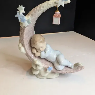 1997 Lladro Figurine "Heavenly Slumber" Baby On Moon #6479 Stands 7" Tall #68