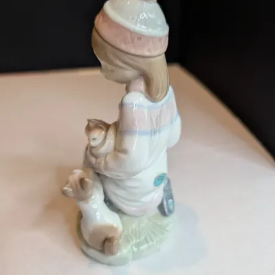 1992 Lladro Figurine "Friday's Child" #6020 Stands 5 1/2" Tall No Box #48