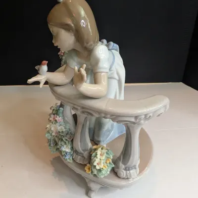 2000 Lladro Figurine "Morning Song" #6658 Stands 8 1/2" Tall x 7" Long No Box & Damaged #62