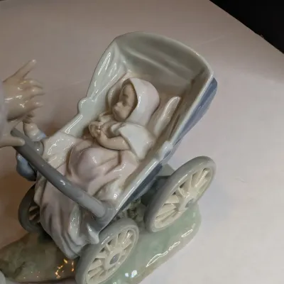 1992 Lladro Figurine "Sisters Pride" #5878 Stands 10 1/2" Tall No Box #81