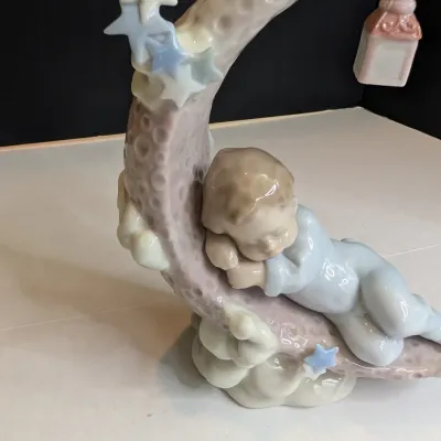 1997 Lladro Figurine "Heavenly Slumber" Baby On Moon #6479 Stands 7" Tall #68