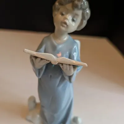 1990 Lladro Figurine #5724 "Angelic Voice" Stands 6" Tall x 2 3/4" No Box #45