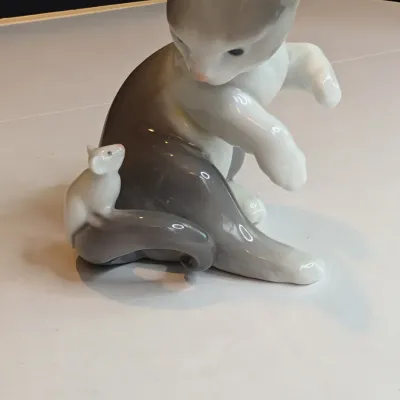 1984 Lladro Figurine Cat & Mouse #5236 Stands 3" Tall x 2 3/4" Wide #53