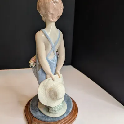 1997 Collectors Society Lladro Figurine "Pocket Full Of Wishes" #7650 Stands 10" Tall No Box #60