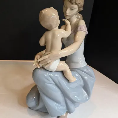 2000 Lladro Figurine "One For You, One For Me" #6705 Stands 10" Tall x 7" Long #62