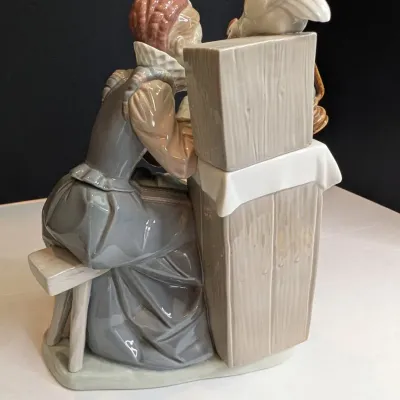 1982 Lladro Norman Rockwell Series Figurine "Summer Stock" #1407 Stands 9 3/4" Tall x 8" Long #65