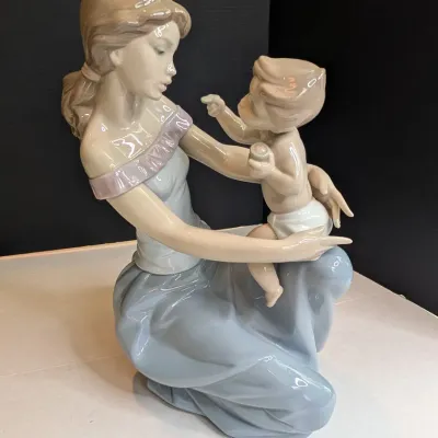 2000 Lladro Figurine "One For You, One For Me" #6705 Stands 10" Tall x 7" Long #62