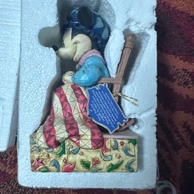 Jim Shore Disney Traditions Minnie Stitching Freedom’s Promise 4004150 NIB 2005