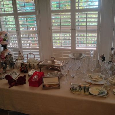 Crystal glassware, china teacups, porcelain figurines