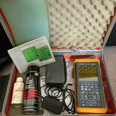 Fluke 97 scope meter in case