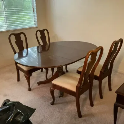 Henredon Clawfoot Dining Table - 4 Chairs