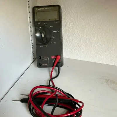 Fluke 75 Digital Multimeter