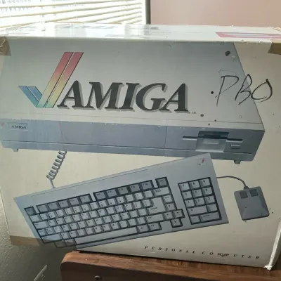 Original 1985 Commodore Amiga 1000 Personal Computer With Box