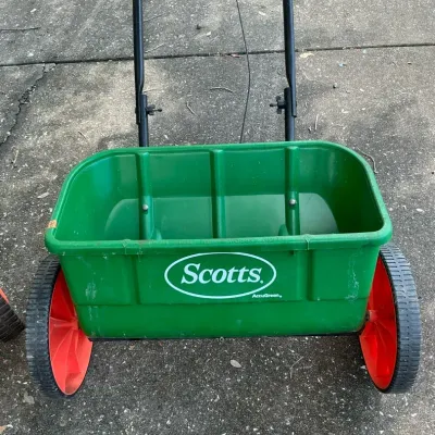 Scotts Spreader