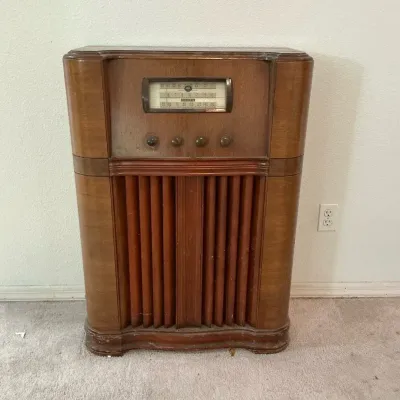 Tube Broadcast And Short Wave Radio
