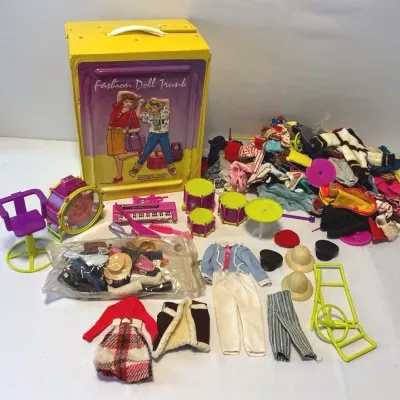 Barbie Doll Trunk with lots of accessories! 