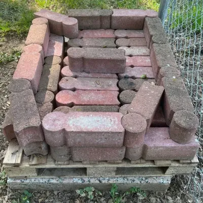 Large Lot of Concrete Landscape Edging & Garden Border Blocks