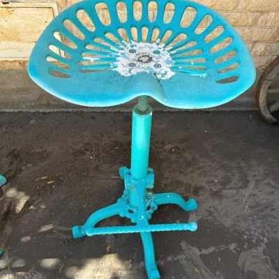 Teal industrial tractor adjustable seat/ bar stool - Lot 1