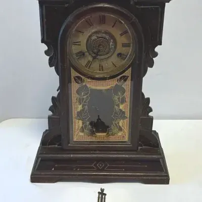 Vintage New Haven clock Co. Mantle Clock 