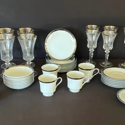  Vintage Fashion Royale Elegance M6066 Fine China & Stemware