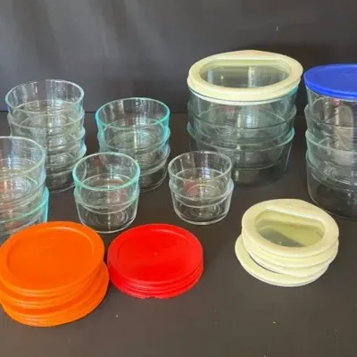 Pyrex Glass Container Set With Lids