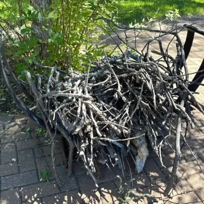 Metal Log Holder