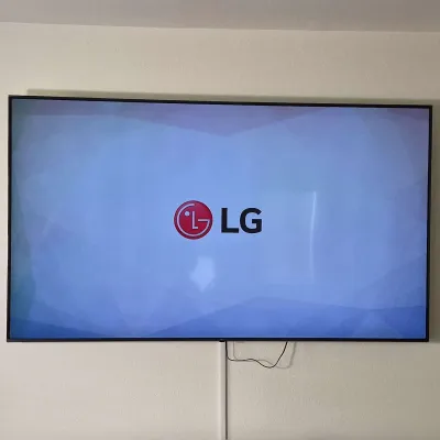 LG 86 Inch LED 4K UHD Smart webOS 23 w/ ThinQ AI TV With Wall Mount