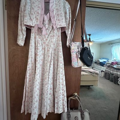 Sale Photo Thumbnail #122