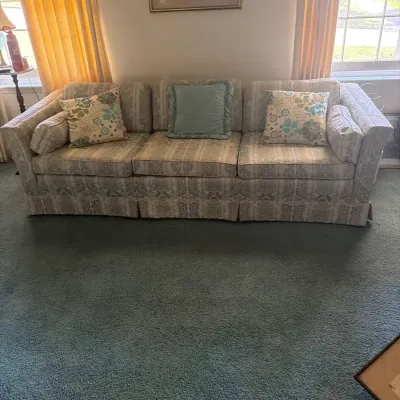 Traditional 3-Cushion Upholstered Sofa with Accent Pillows