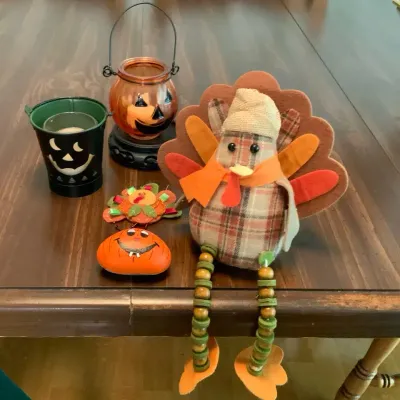 Fall & Halloween Décor Lot – Turkey Figurine, Jack-O’-Lantern Candle Holders & Pins