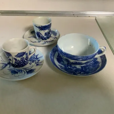 Vintage Blue & White Porcelain Tea Set – Cups, Saucers & Bowl