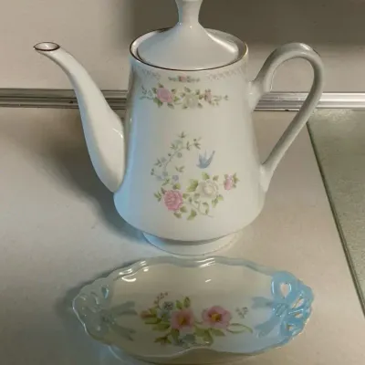 Crown Ming Jian Shiang Floral Coffee/Tea Pot & Decorative Serving Dish