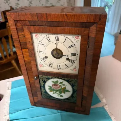 Vintage Wooden Mantel Clock – Mechanical Movement, Pendulum & Key