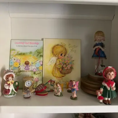 Vintage Figurines, Easter Décor & Decorative Keepsakes Collection