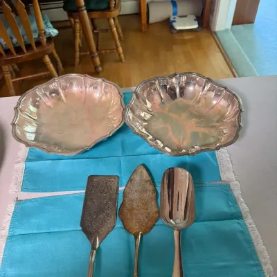 Vintage Silverplate Serving Lot – International Silver Co. Bowls & Assorted Serving Utensils