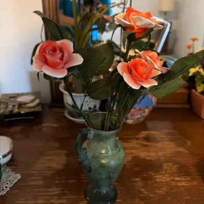 Vintage Green Urn-Style Vase with Decorative Roses