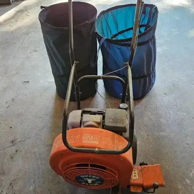 Billy Goat 5.0 Leaf Blower & (2) Leaf Bags