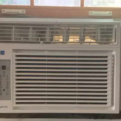 Comfort-Aire Window Air Conditioner