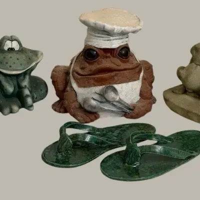 Ceramic Frog Garden Décor Collection