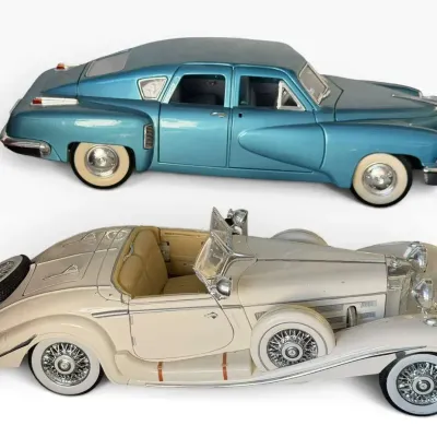 Maisto 1936 Mercedes-Benz 500K Spezial Roadster 1:18 & Road Signature 1948 Tucker Model Cars
