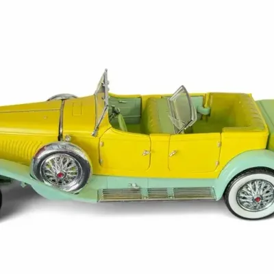 The Danbury Mint 1932 Cadillac V-16 Sport Phaeton Convertible Model Car
