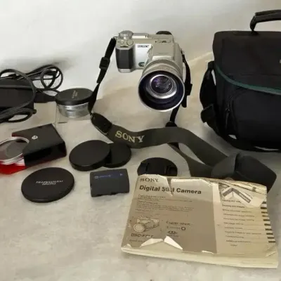 Sony Cyber-shot DSC-F717 5MP Digital Camera with Accessories